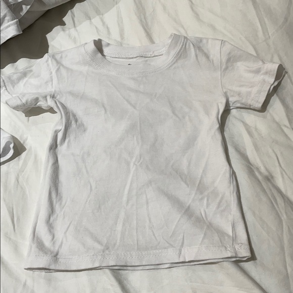 White t shirts 2-3 t GUC little me brand - Picture 4 of 4